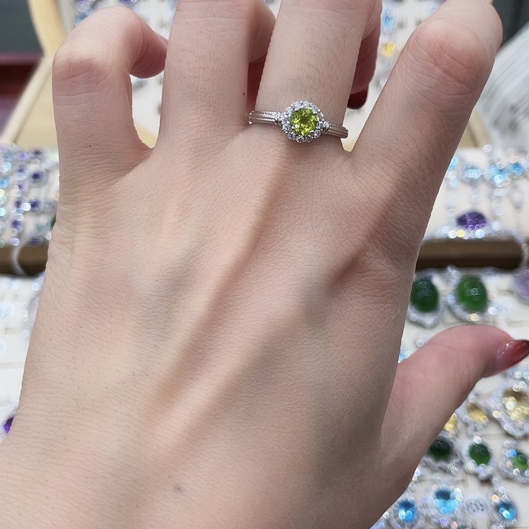 银S925镶嵌戒指橄榄石戒指