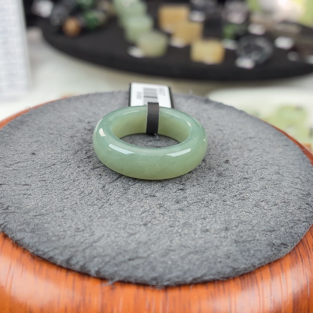 和田玉未镶嵌戒指b103蓝轮胎18.1不退换