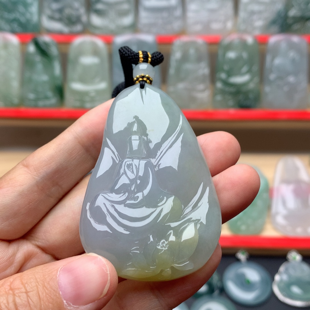 翡翠颈饰未镶嵌悟道