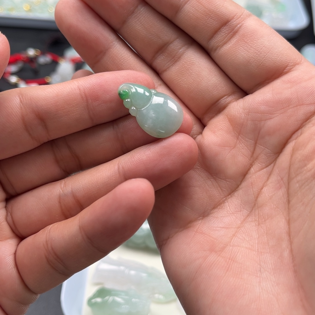 翡翠未镶嵌吊坠(不含链)天然翡翠A货