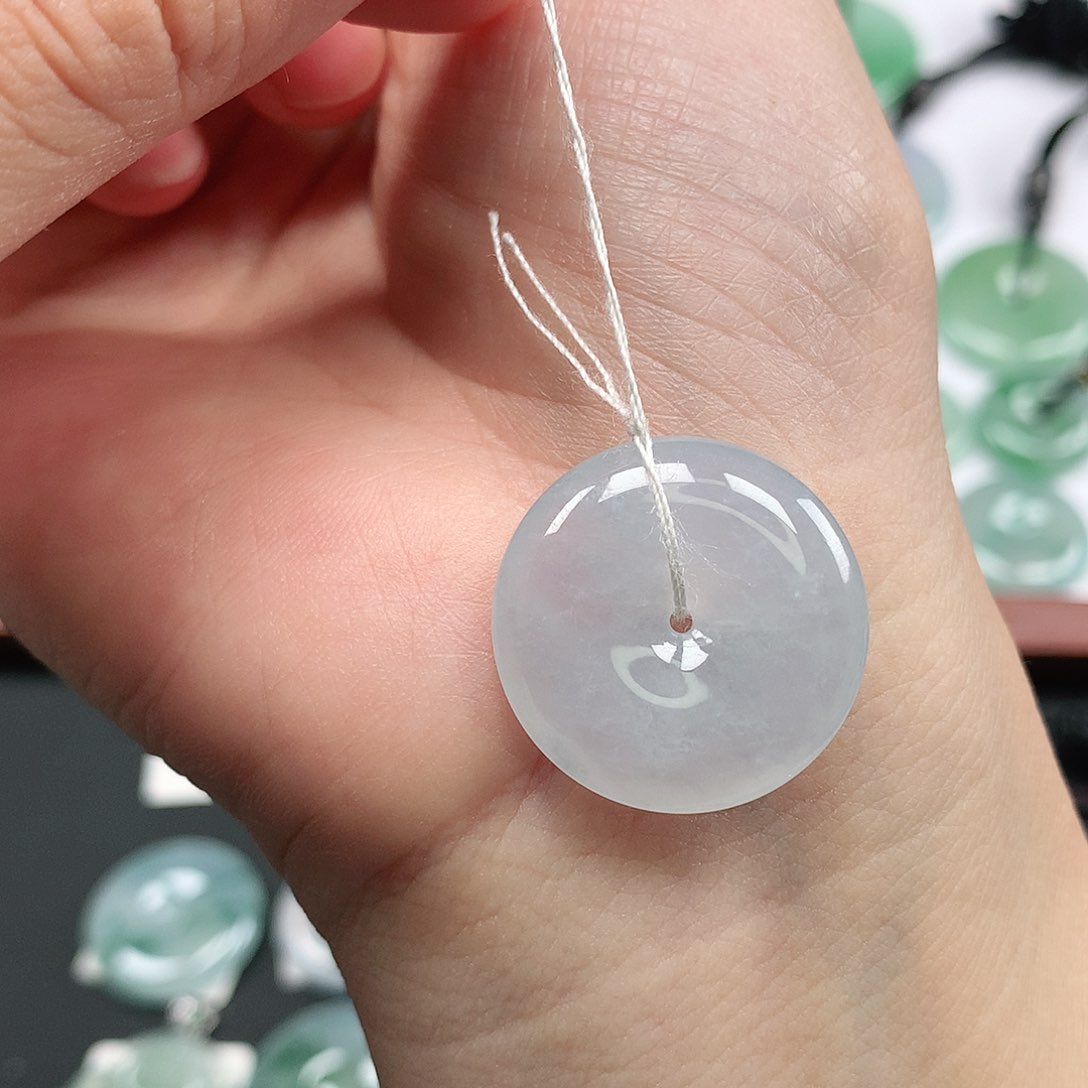 翡翠颈饰未镶嵌幸****ა平安