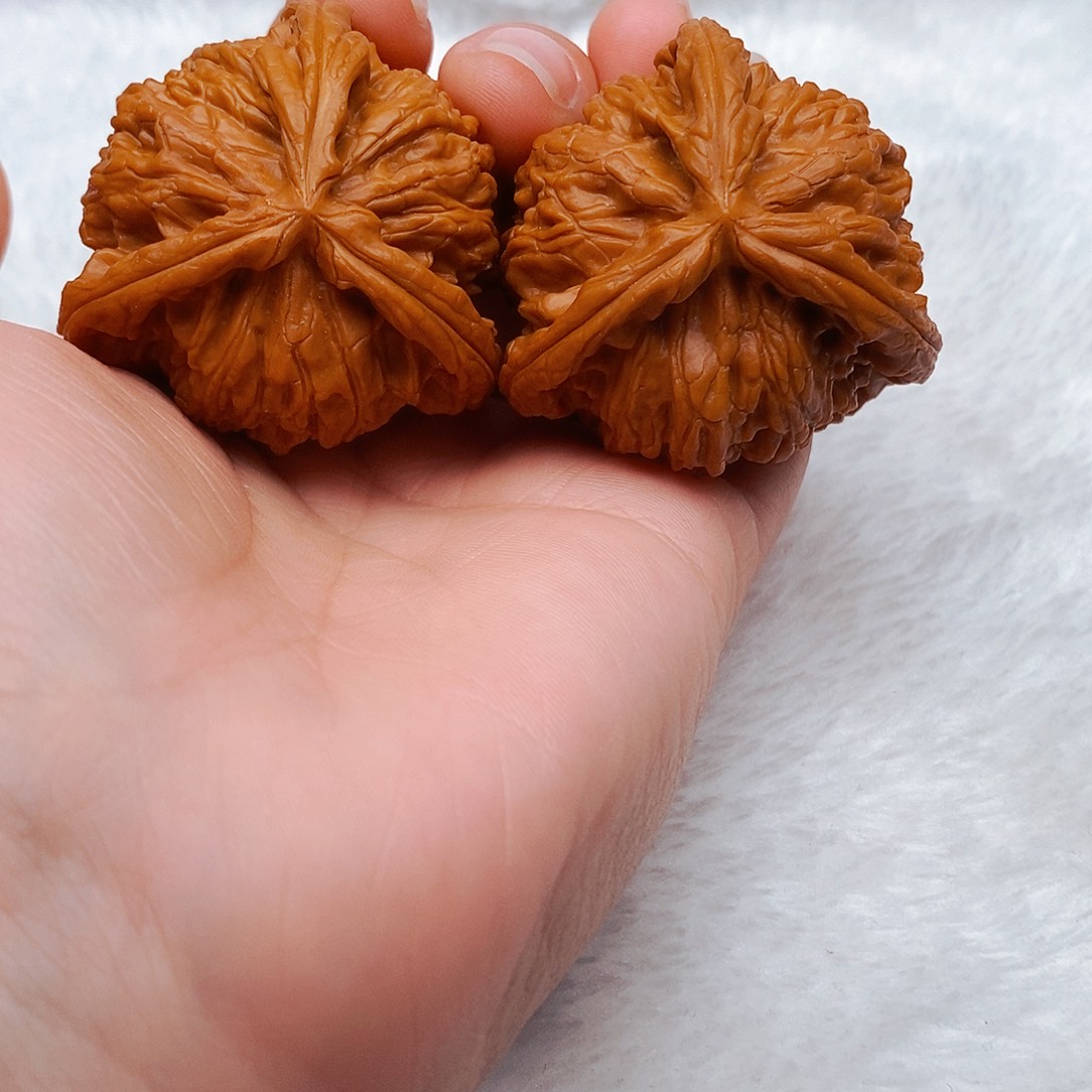 渣***辉文玩核桃吊坠三棱