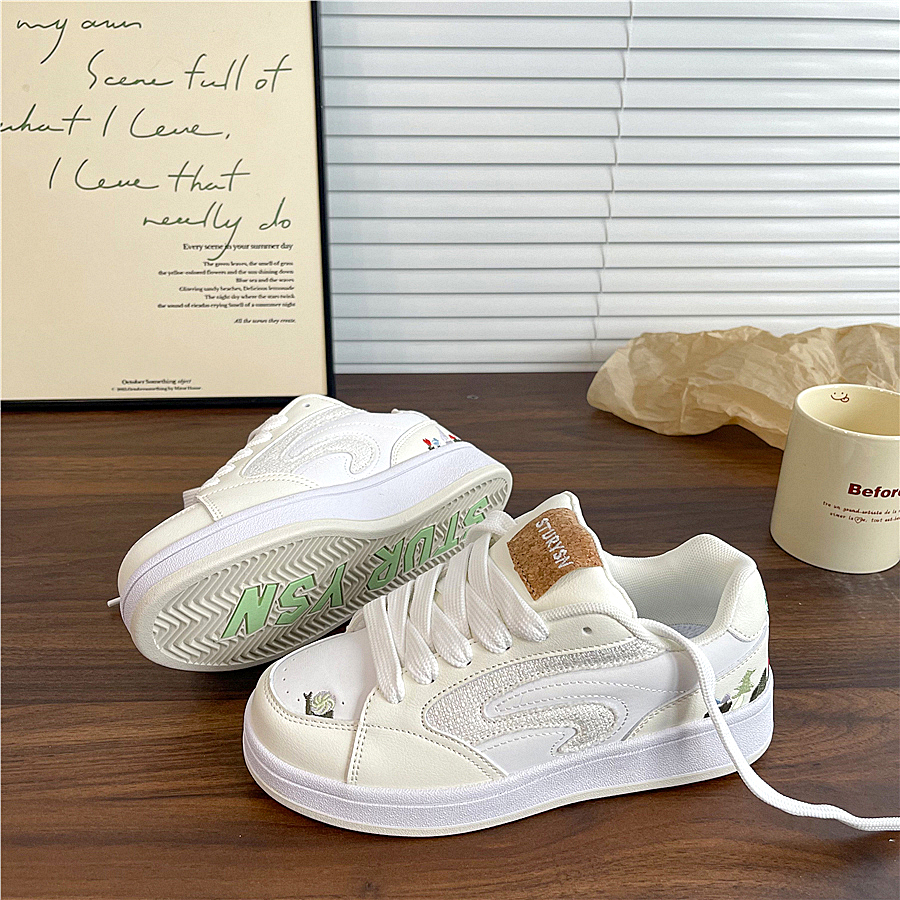 米白色韩版原创小众百搭板鞋ins潮2025冬季新款休闲小白鞋面包鞋