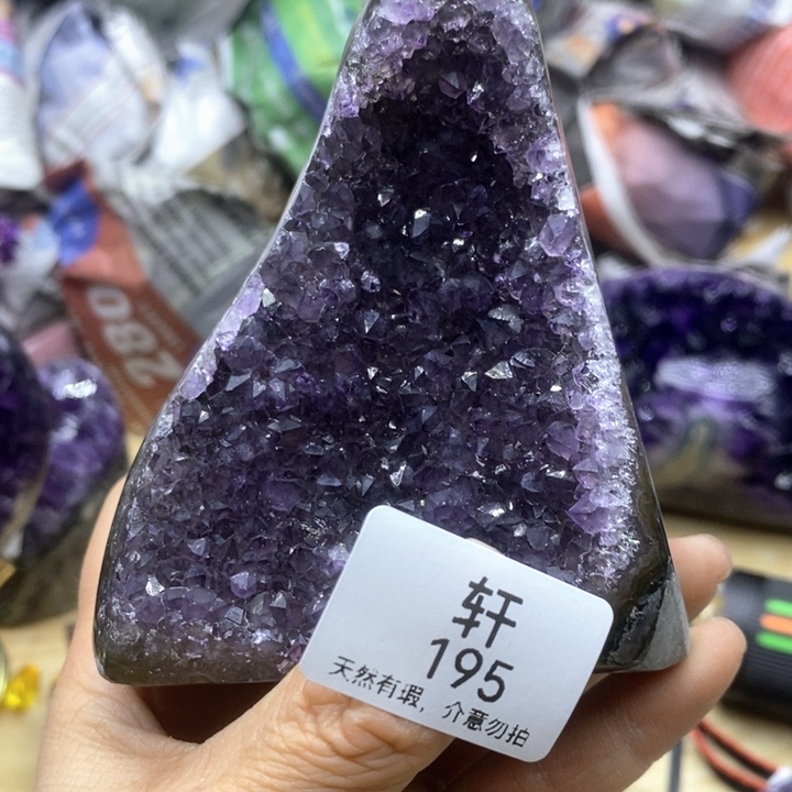 未镶嵌水晶大型摆件（非配饰）