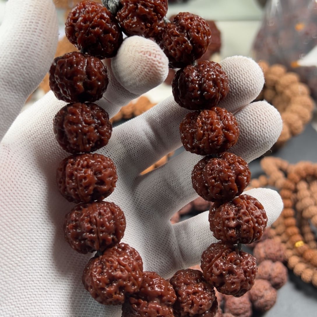 金刚菩提手串L****n龙尊轻奢22