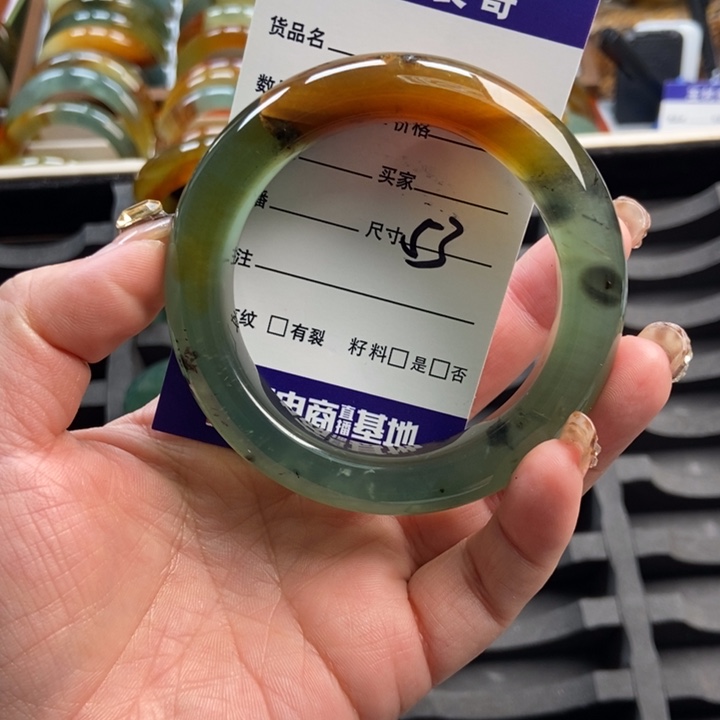 蛇纹石玉未镶嵌手镯手串