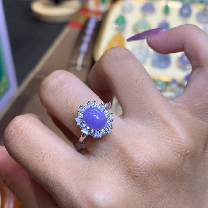 翡翠18K金镶嵌颈饰翡翠