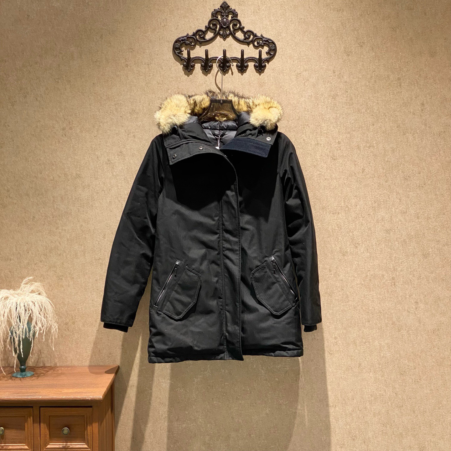 99新 CANADA GOOSE 黑色派克羽绒服/xs码/99新/40210