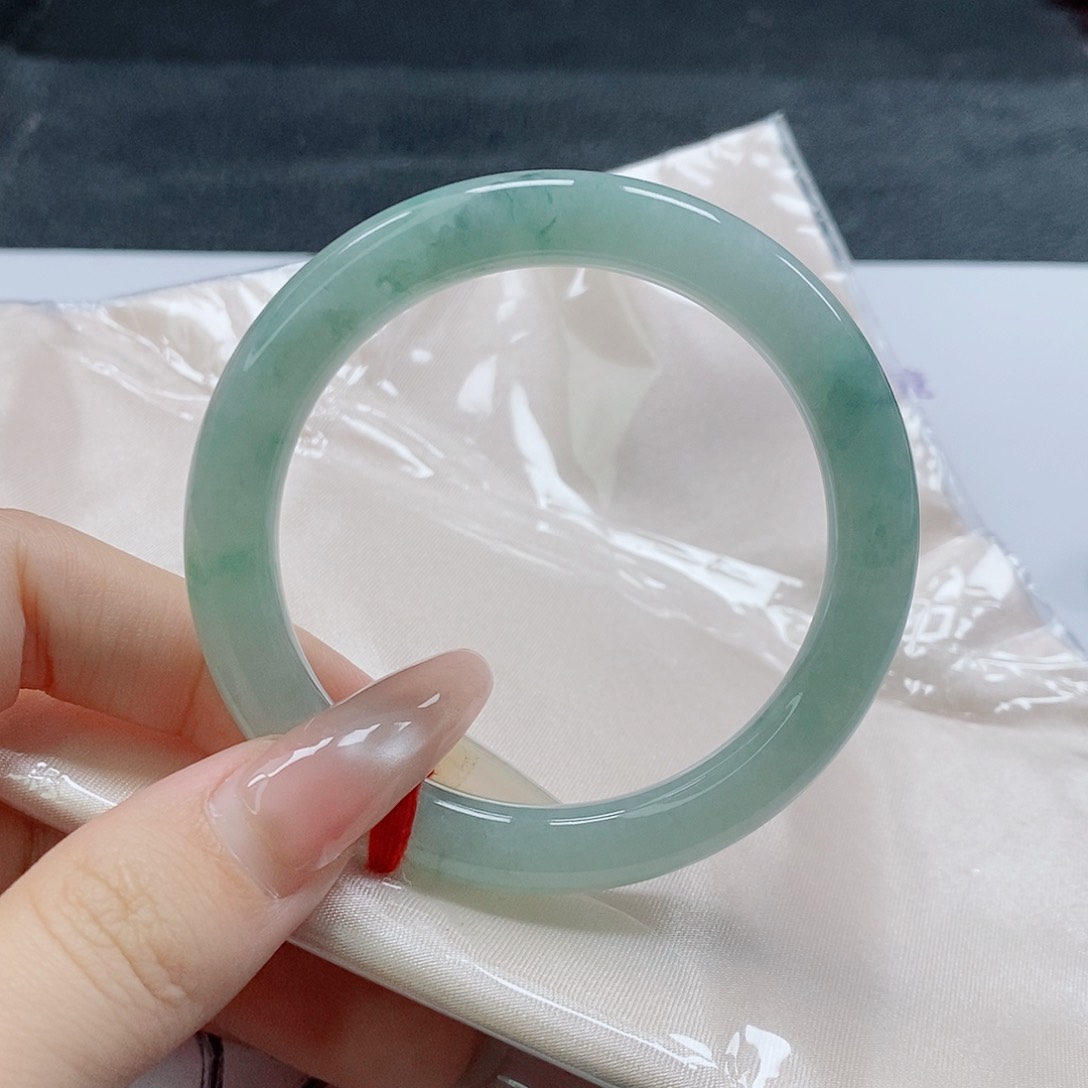 【闪购商品】未镶嵌手镯（圆镯）翡翠李****?A232
