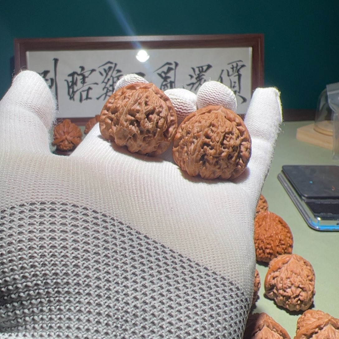 文玩核桃把件35白狮子三角白