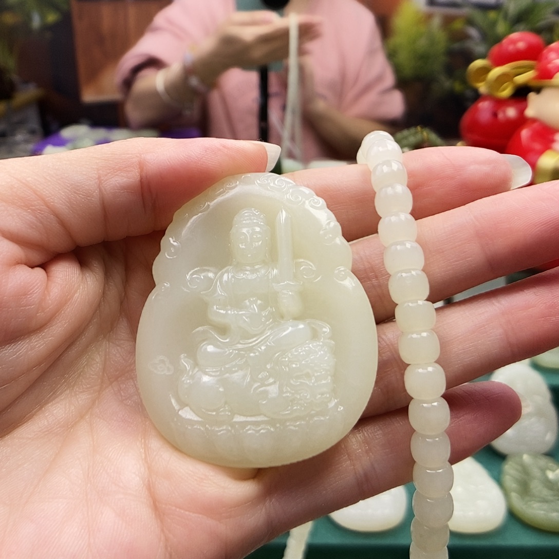 用***0和田玉未镶嵌颈饰