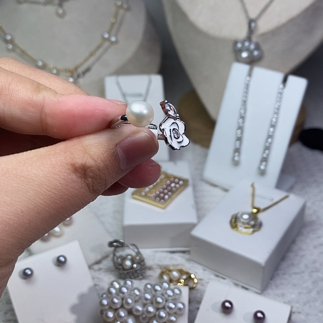 银S925镶嵌淡水珍珠耳饰