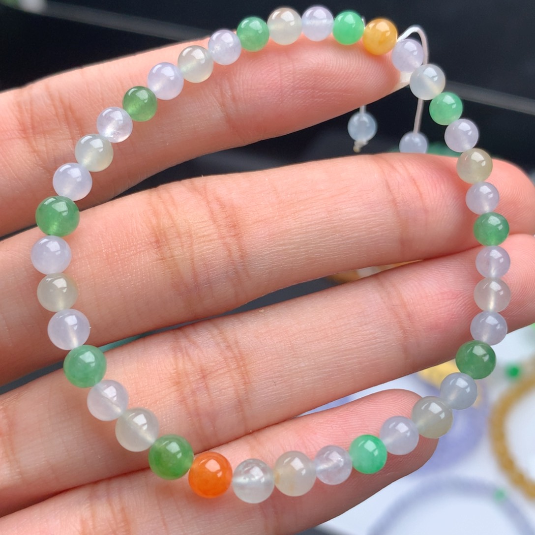 翡翠手链未镶嵌卡