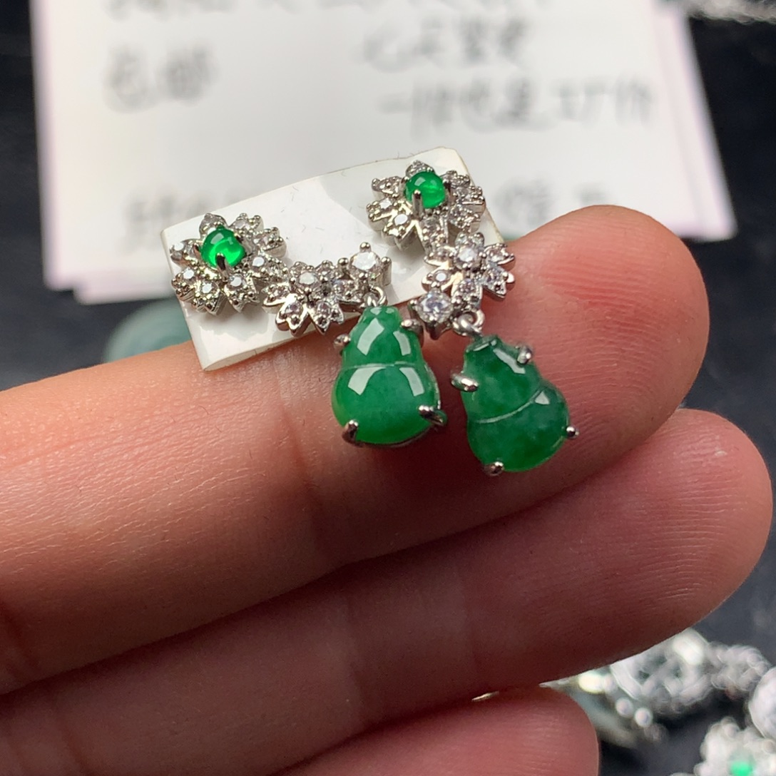颈饰未镶嵌翡翠葫芦耳钉