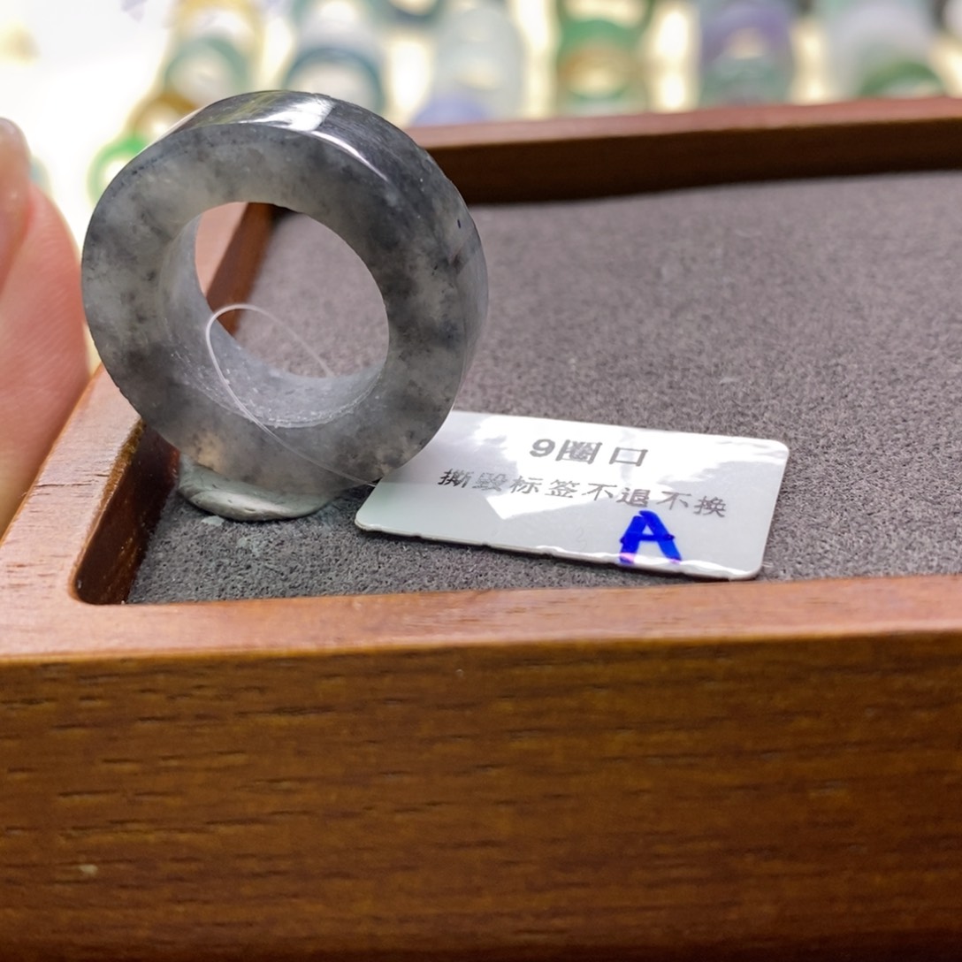 定制翡翠未镶嵌戒指