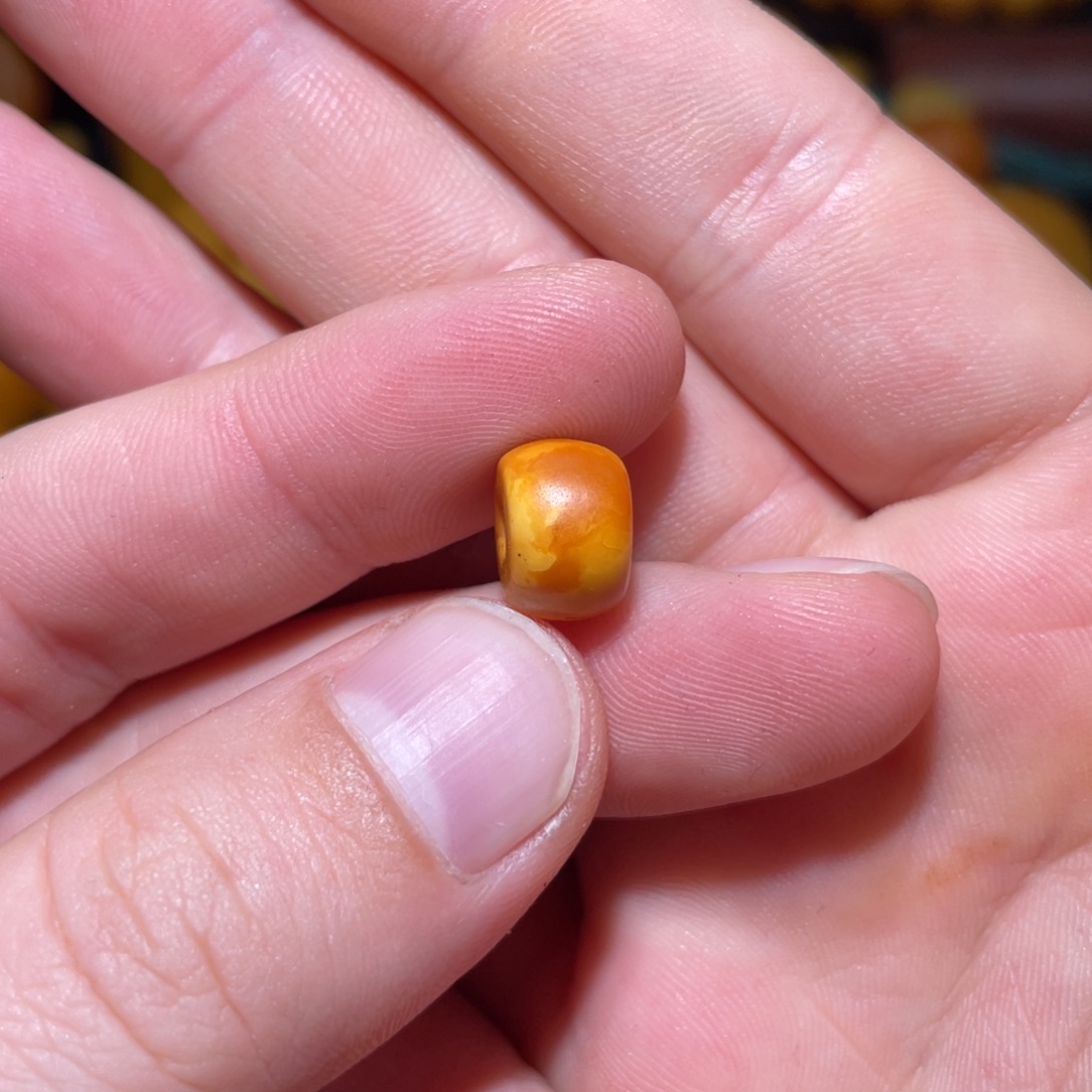 大***头琥珀未镶嵌裸石马蹄