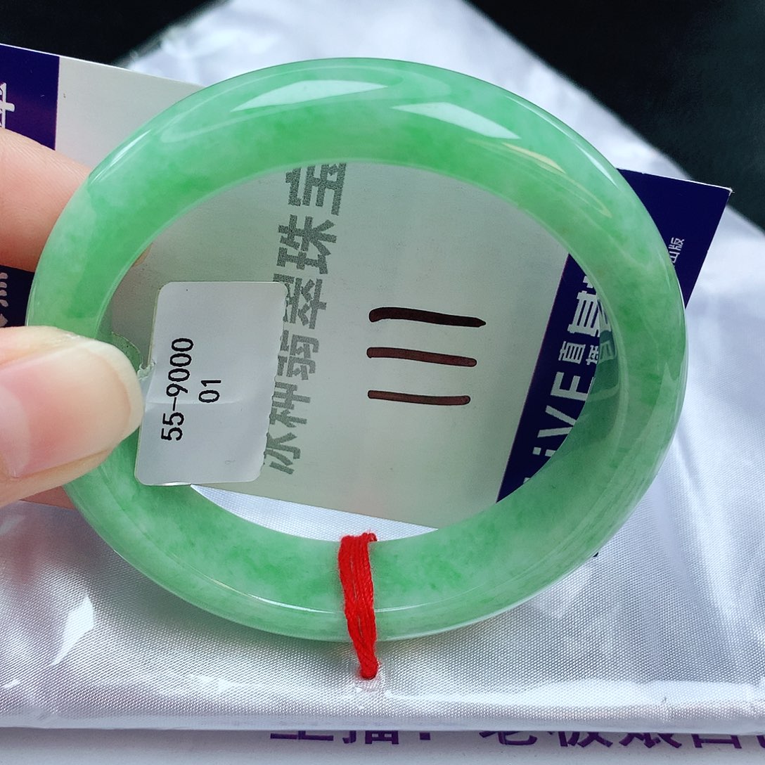 翡翠手镯未镶嵌缅甸天然A货翡翠手镯