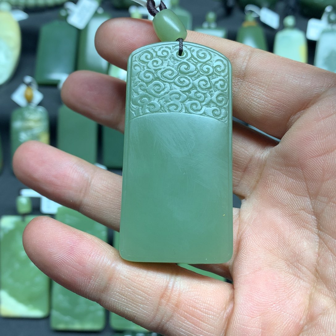 岫岩老玉（透闪石质玉）颈饰未镶嵌麻*