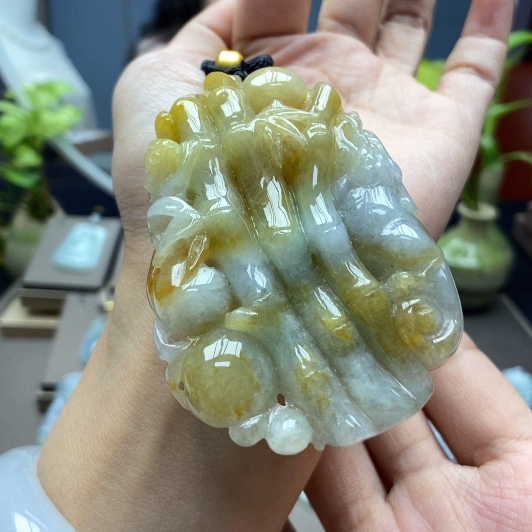 翡翠颈饰未镶嵌吊坠