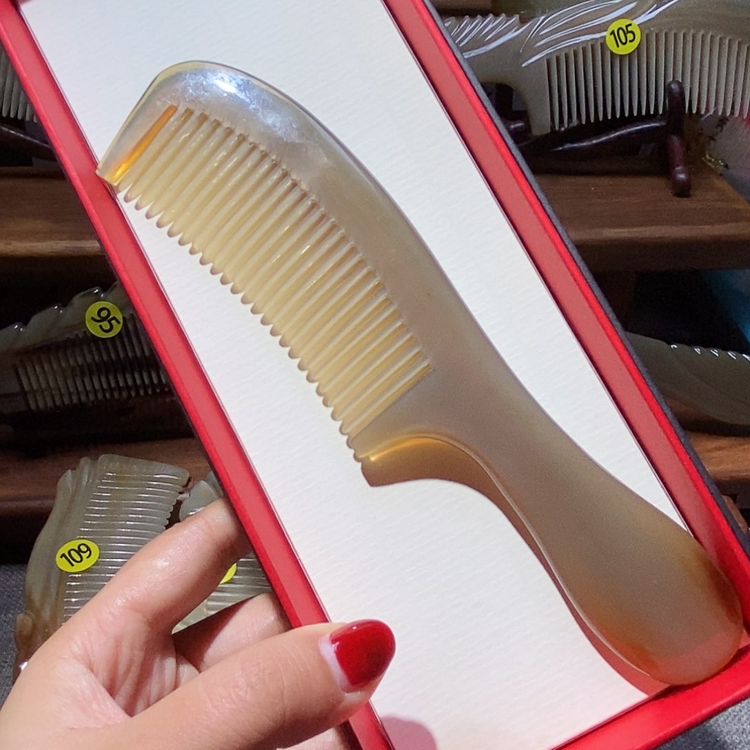 68 枫叶牛角梳牛角梳