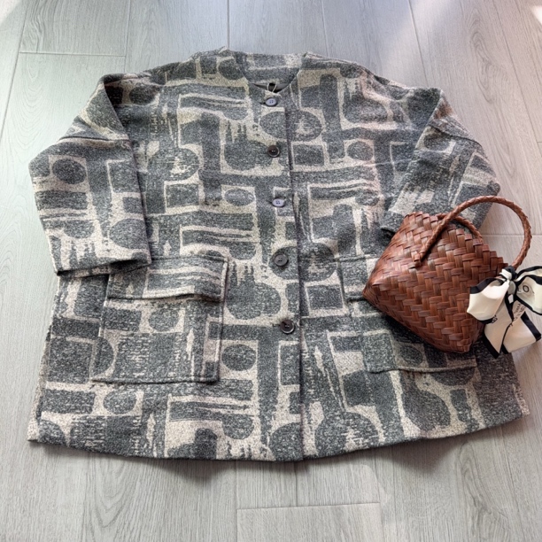 欧格家灰格子外套