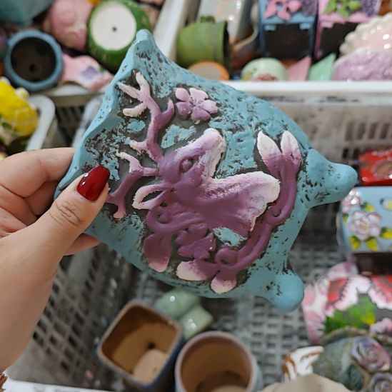 当场拍满15元发货不凑不发，花盆盆口不方不圆有针孔黑点是正常的，