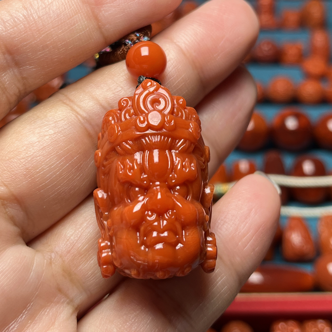 精工精雕南红挂件黄财神挂件高34.2宽21mm