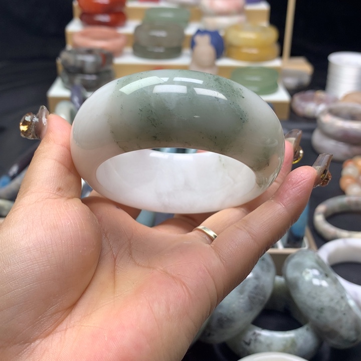 未镶嵌手镯石英质玉?****?