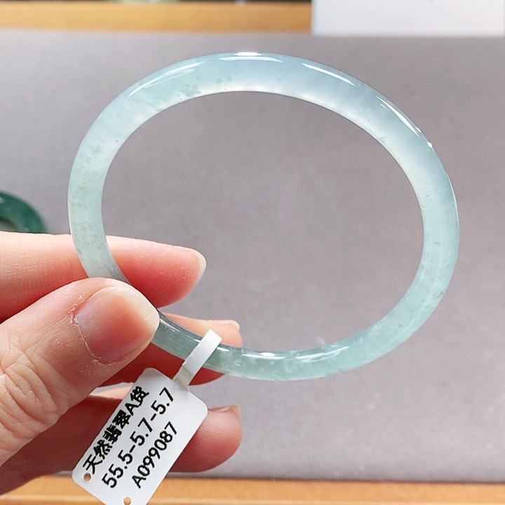 【闪购商品】翡翠手镯（圆镯）未镶嵌