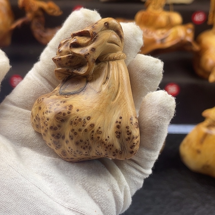 柏木（崖柏）钱袋手把件