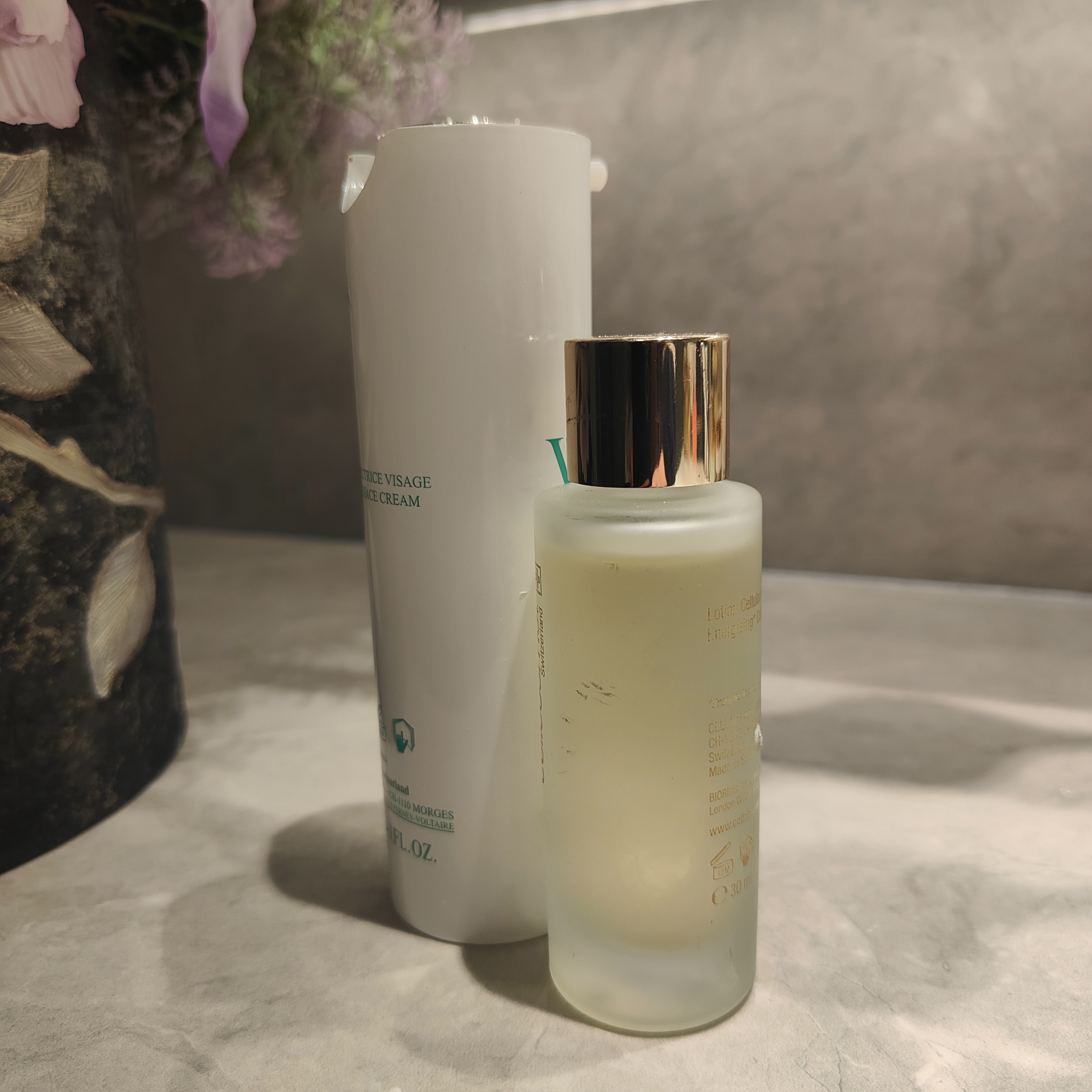 发绿色舒缓精华防防