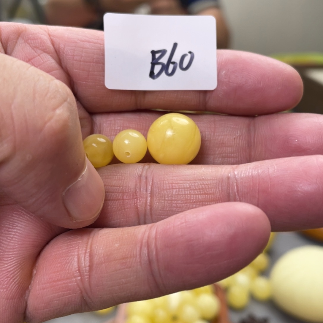 手链琥珀未镶嵌周*淡