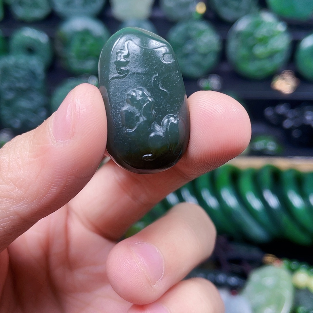 和田玉未镶嵌珠宝半成品