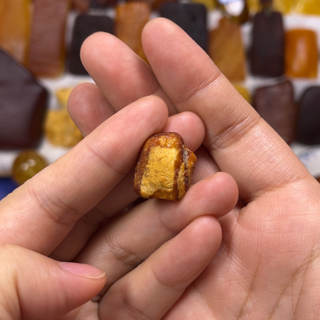 琥珀裸石未镶嵌琥珀蜜蜡