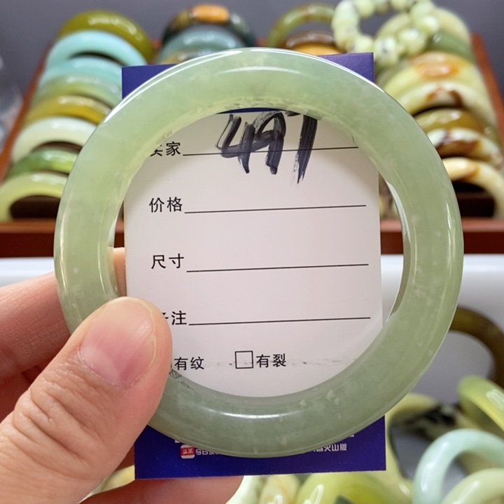 蛇纹石玉手镯未镶嵌芝*