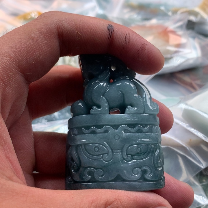 翡翠未镶嵌颈饰保真天然a货翡翠