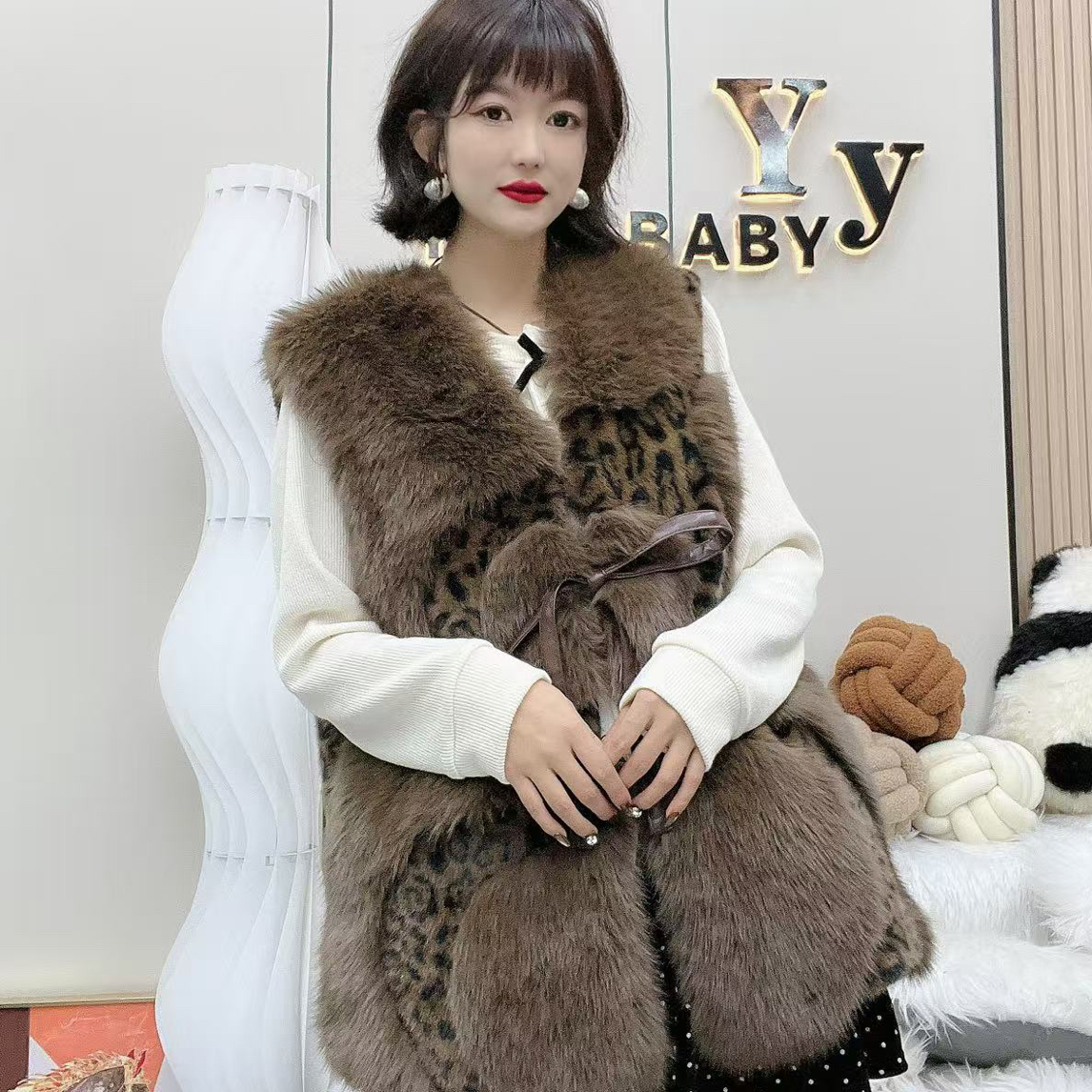 YY大码(如果的事)时尚百搭斑纹过冬一体遮肚高级感重工冬季马甲