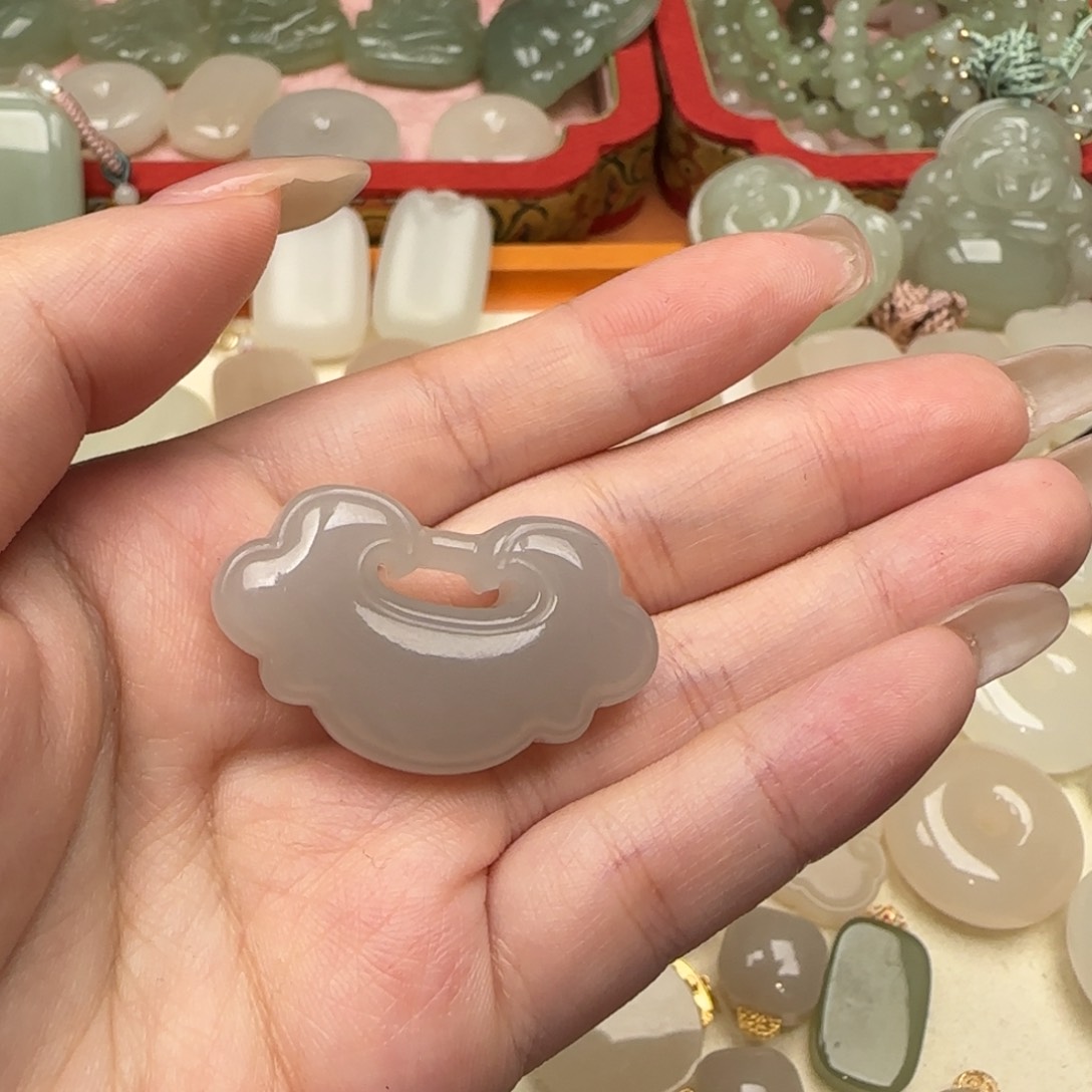 和田玉未镶嵌颈饰自***。