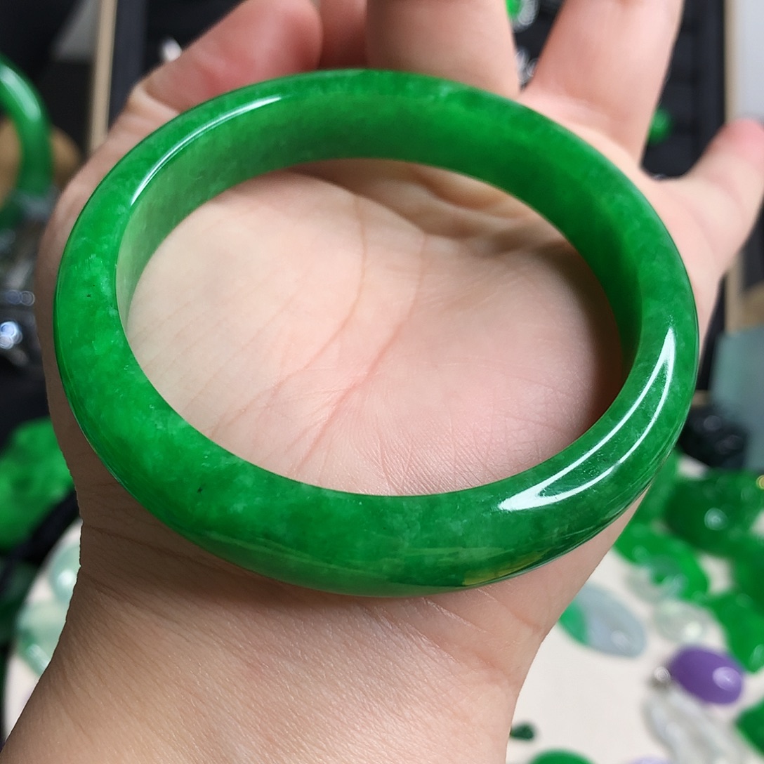 一***鸟翡翠未镶嵌颈饰优化795