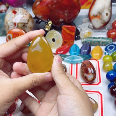 玛瑙/玉髓耳钉合金