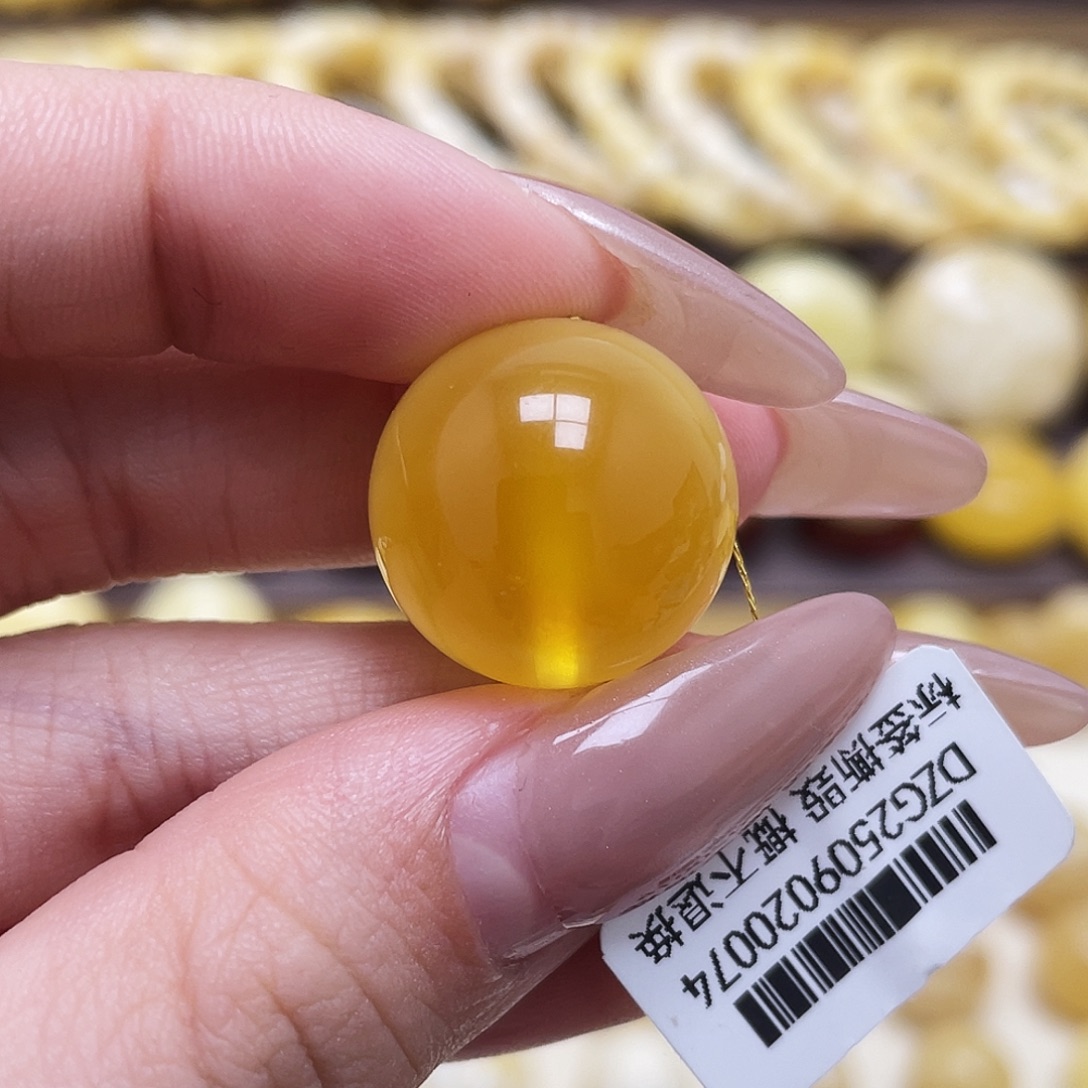 梦***️琥珀未镶嵌裸石18.8mm圆珠皮色