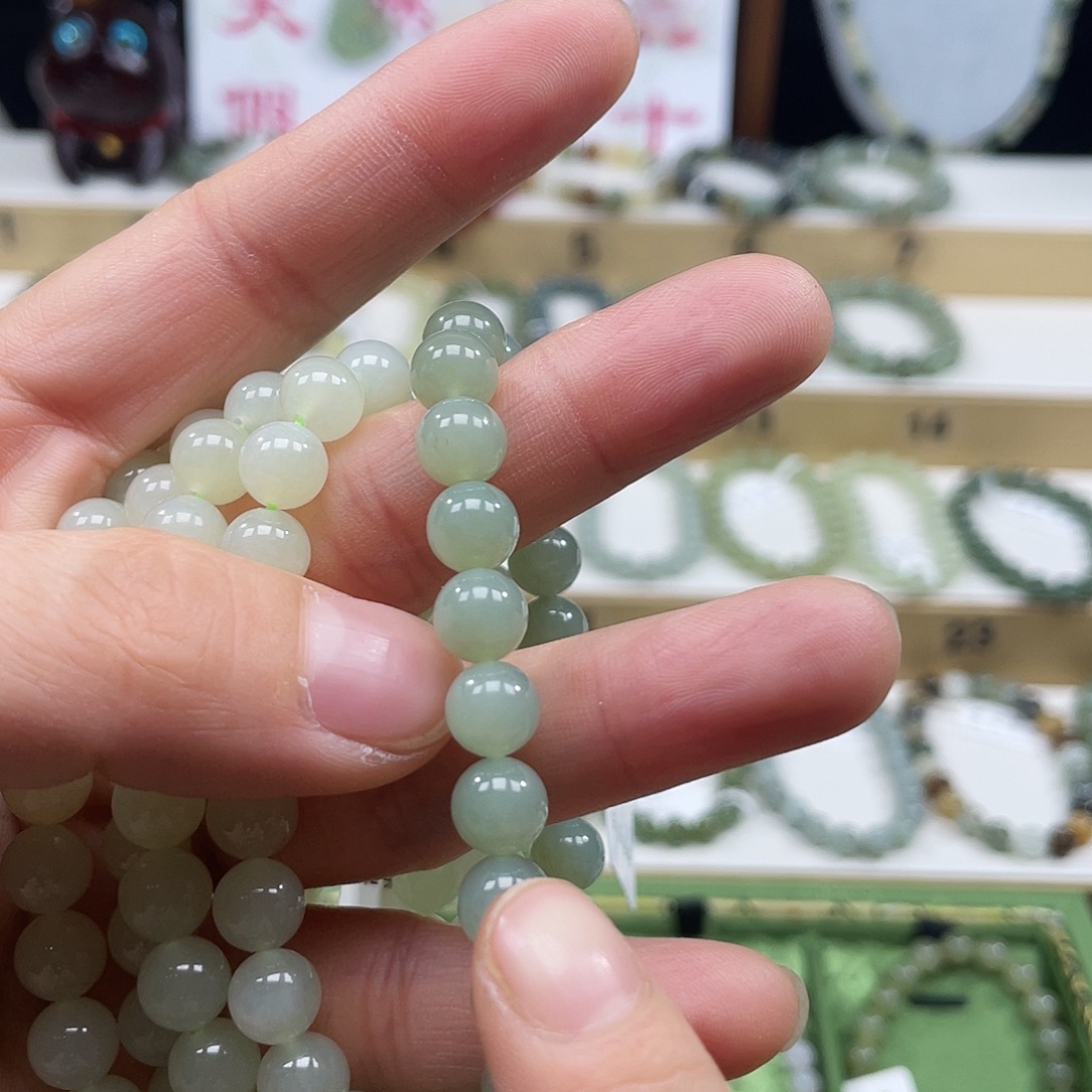 用***失和田玉未镶嵌手链