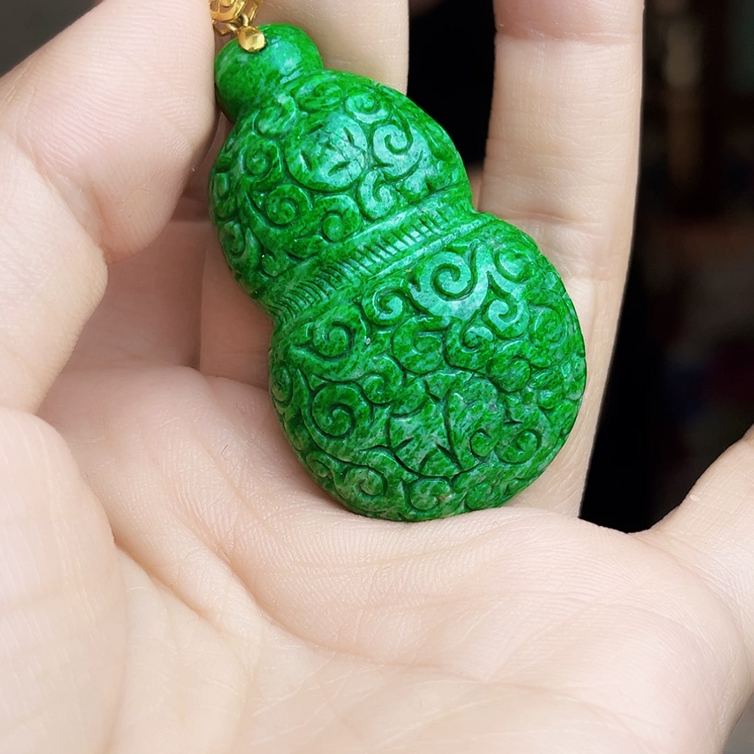 翡翠18K金镶嵌颈饰多样性