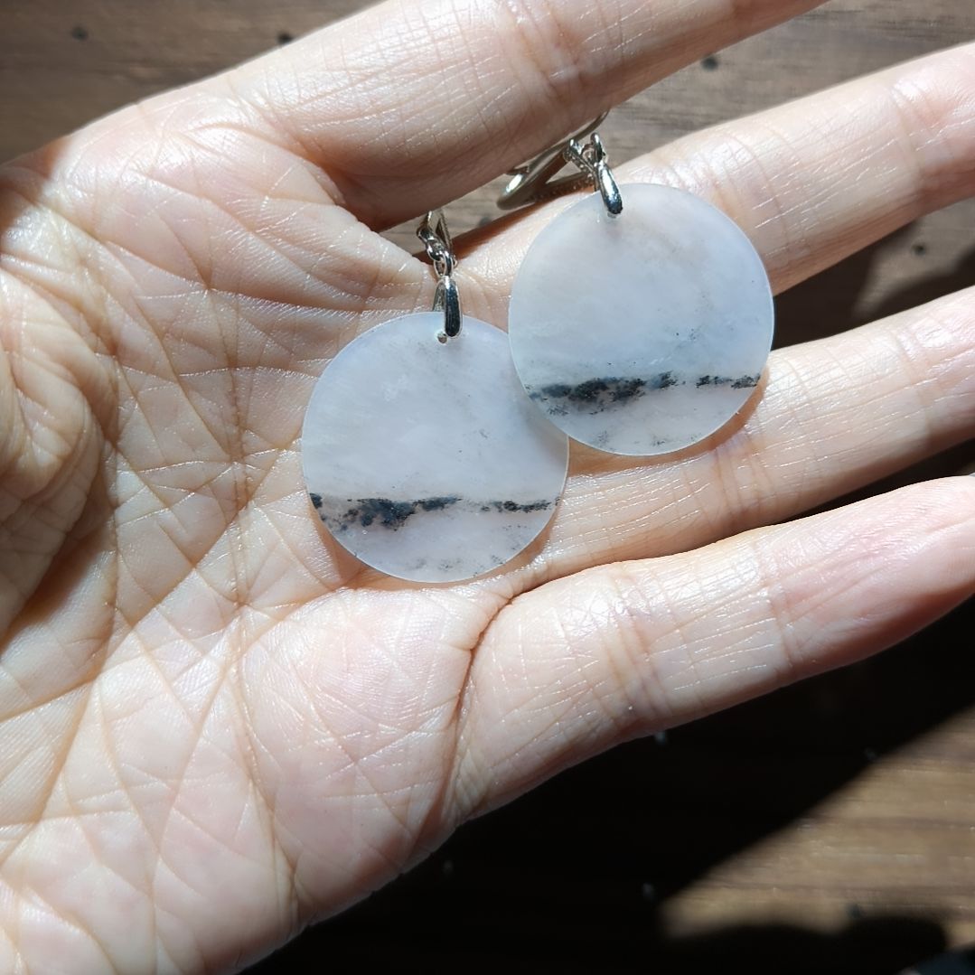 和田玉耳饰未镶嵌