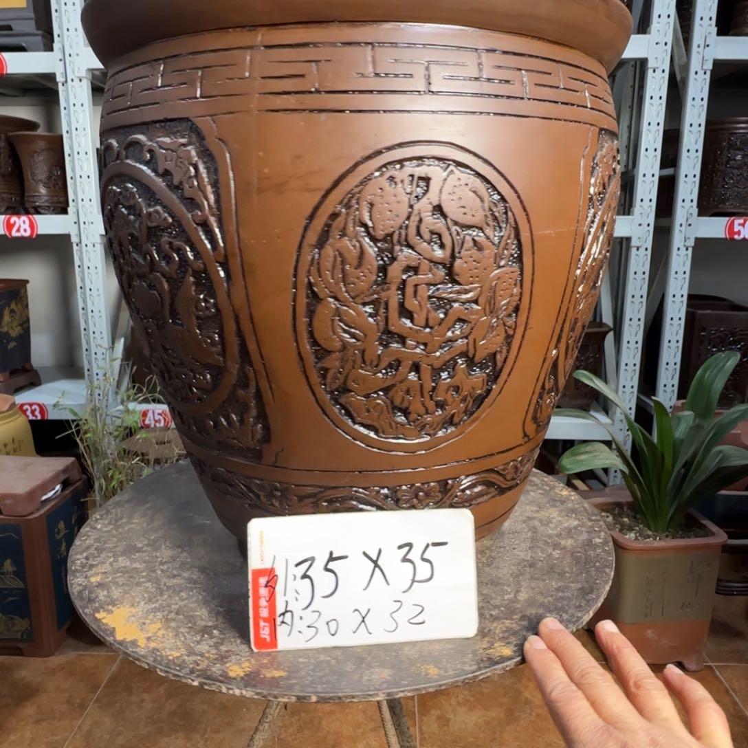 紫砂花盆，有1厘米左右差距，有色差