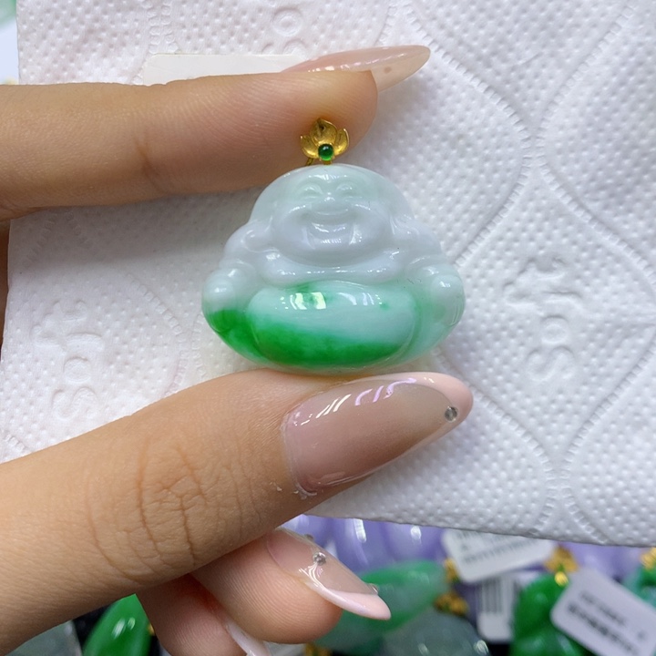 颈饰18K金镶嵌翡翠