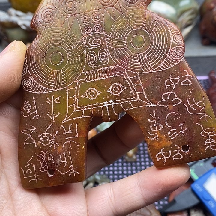 未镶嵌蛇纹石玉颈饰