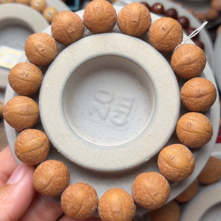 凤眼菩提吊坠贺*?16m m手串