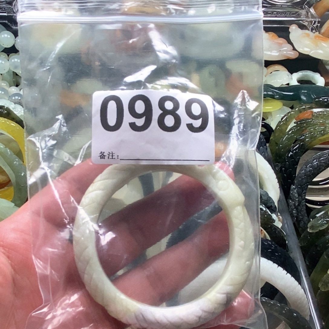 岫玉手镯未镶嵌手镯