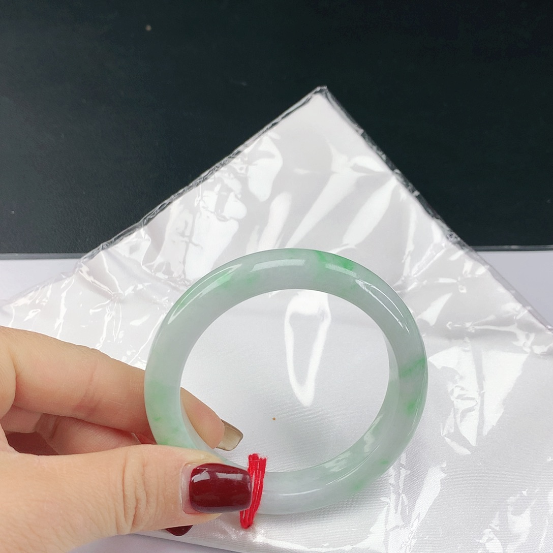 翡翠手镯未镶嵌翡翠073